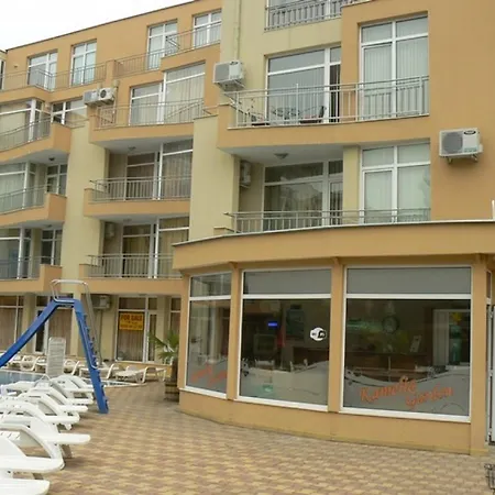 Luxury Near The Sea 아파트 *